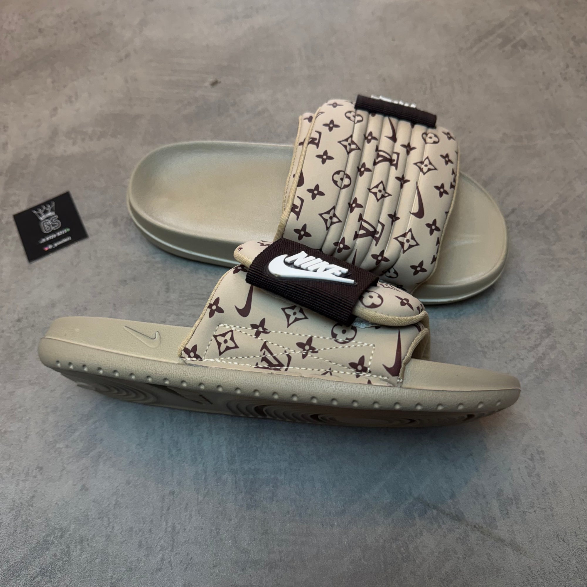 Chinelo Slider LV x NK Off-Court Bege