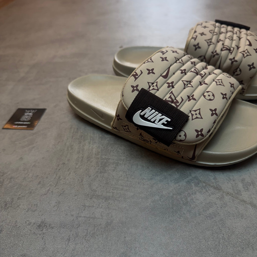 Chinelo Slider LV x NK Off-Court Bege