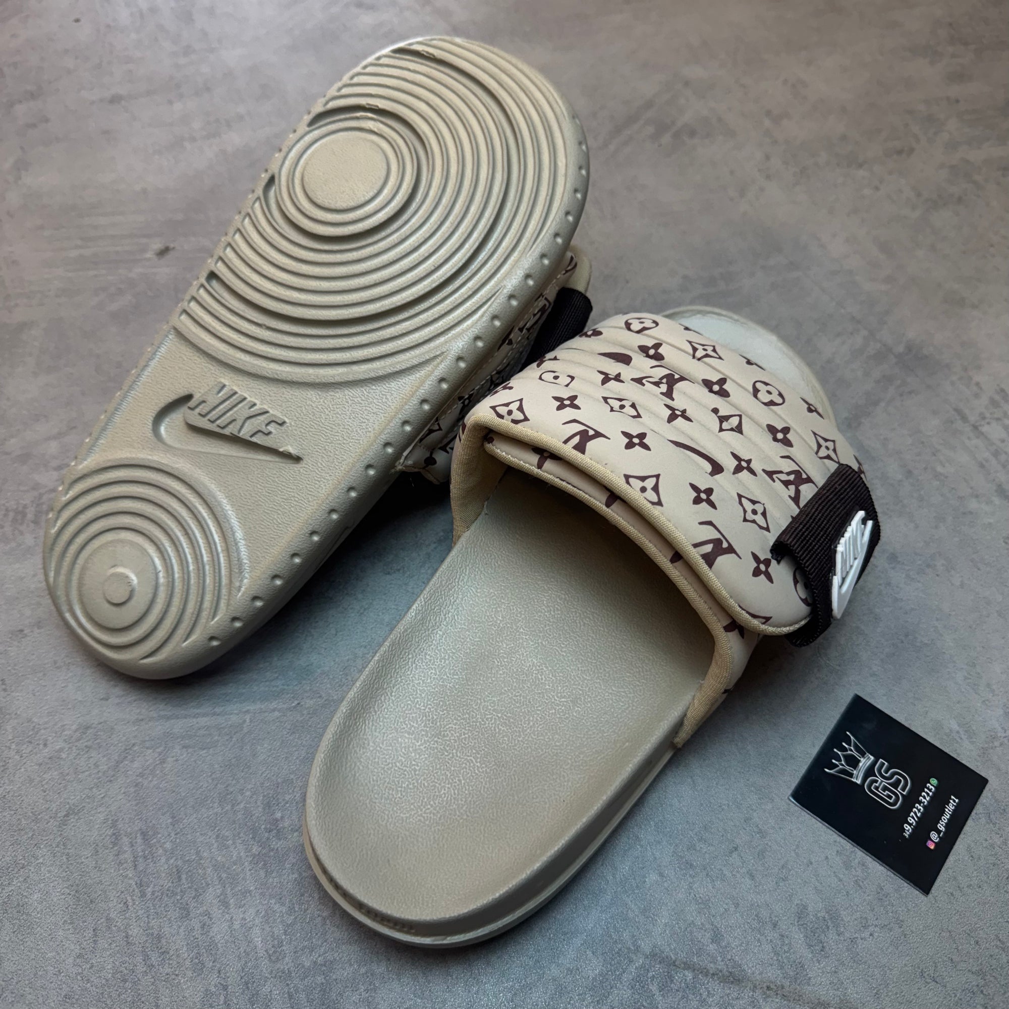Chinelo Slider LV x NK Off-Court Bege