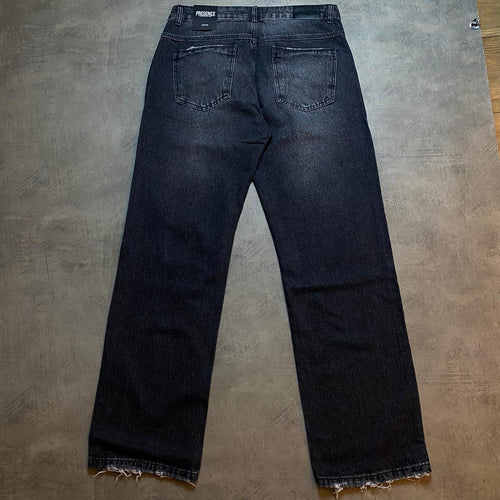 Calça Jeans Preta Presence Destroyed